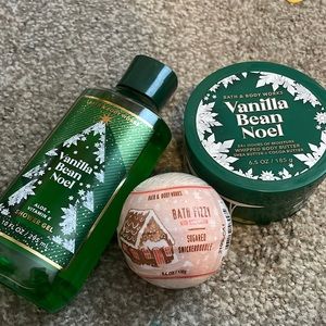 Christmas bath and body works bundle!!